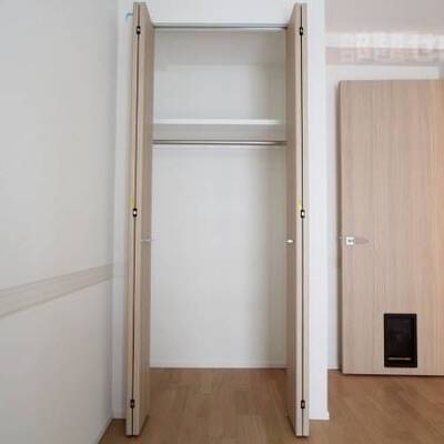 
						収納は各部屋に備わります