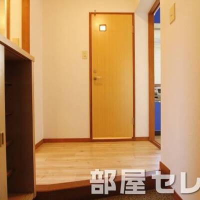 
						玄関見ても綺麗ですね。