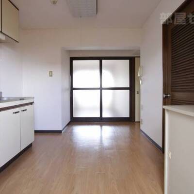 
						※W401号室室内参照