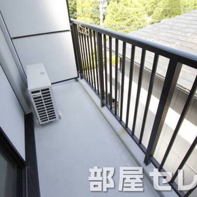 
						洗濯物もたくさん干せるベランダです。（イメージ写真）