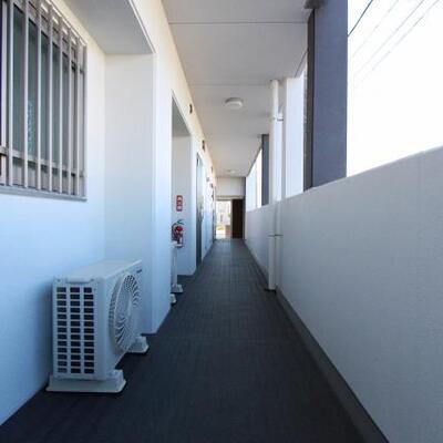 
						目の前の廊下です。