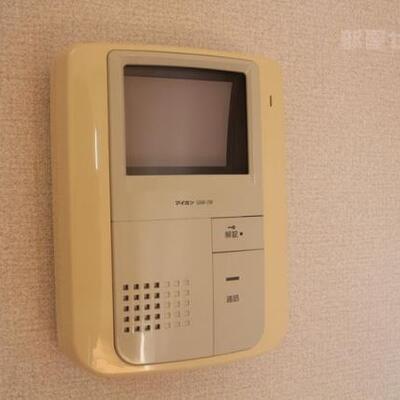 
						テレビモニターフォンでセキュリティーも安心です。