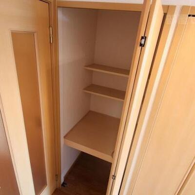 
						2つ目の収納です。