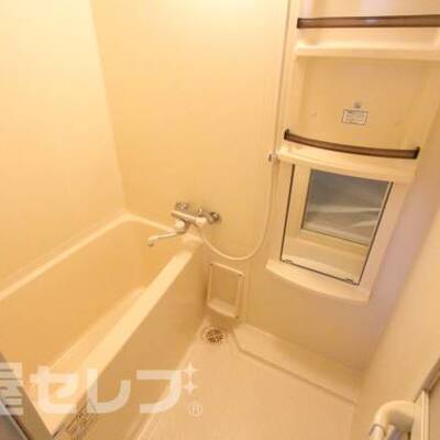 
						202号室内装写真