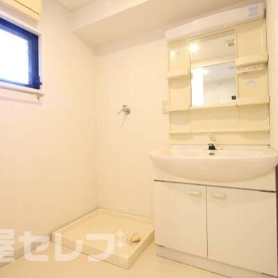 
						202号室内装写真