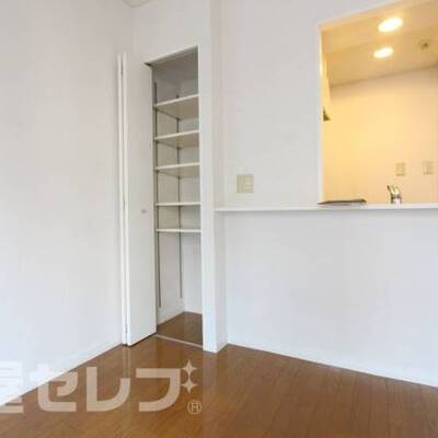 
						202号室内装写真