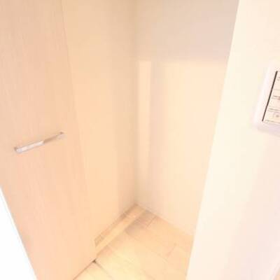 
						クローゼットも大きいです