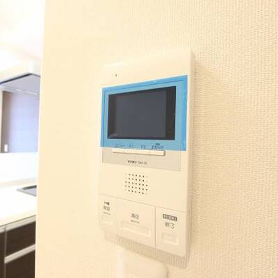 
						モニターホンでセキュリティも安心ですね