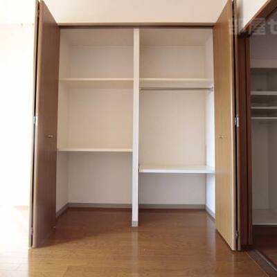 
						※402号室内装写真参照