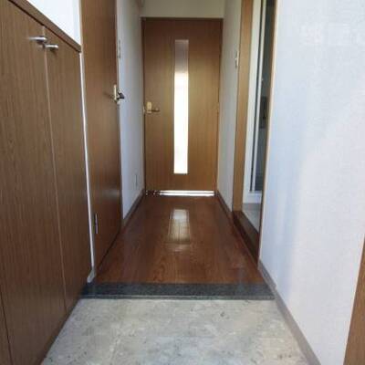 
						※402号室内装写真参照