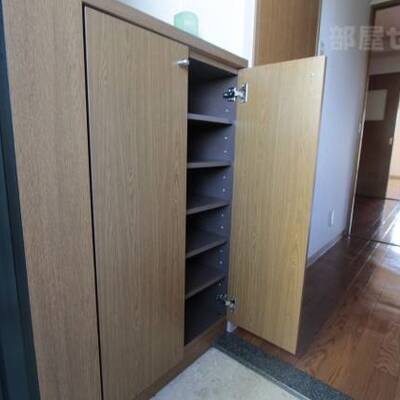 
						※402号室内装写真参照