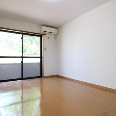 
						広々としたリビングです。