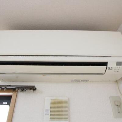
						エアコンもついてます。