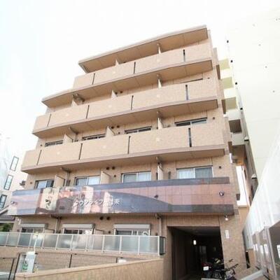 
						タイル張りのお洒落な外観。