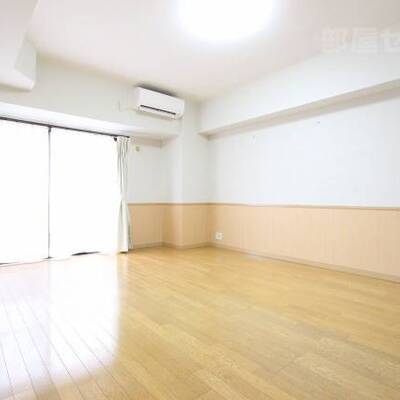 
						約11帖の広いお部屋です