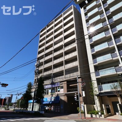 
						タイル貼りの立派な外観です。