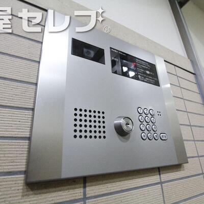 
						エントランス。