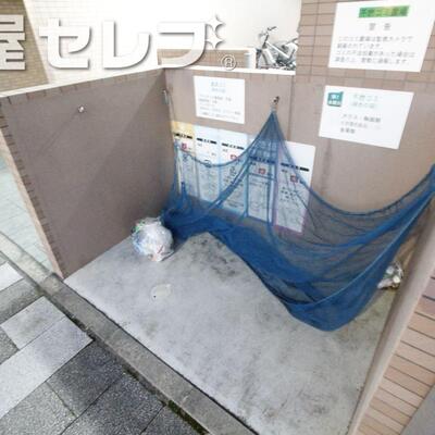 
						ダイヤル式ポスト。