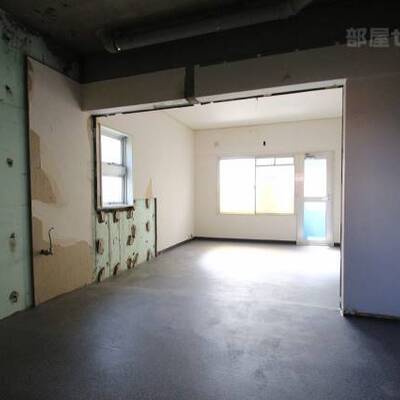 
						自転車置き場（旧101号室）