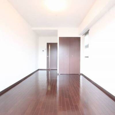 
						8帖の使いやすい洋室です。