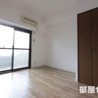 
						6.8帖の洋間です