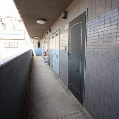 
						共有廊下部分です。