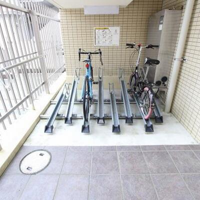 
						自転車をしっかり停められます。