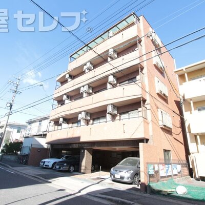 
						タイル張りの立派な外観です。