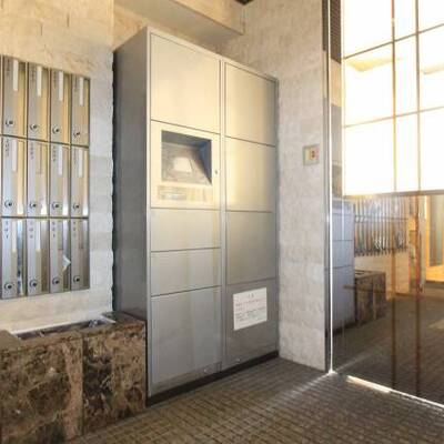 
						いそがしい方に便利な宅配ボックス