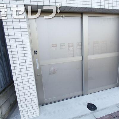 
						エレガントな廊下です。