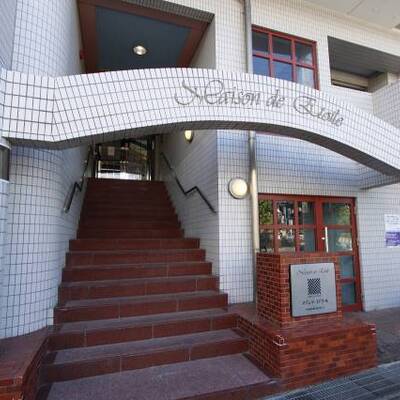 
						タイル貼りのキレイな外観です。