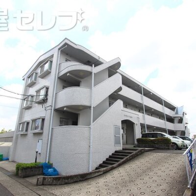 
						タイル貼りの落ち着いた外観。