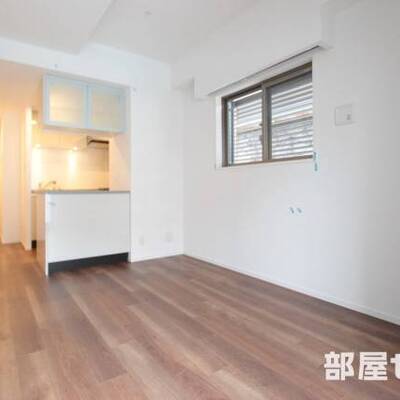 
						広く使えるお部屋です