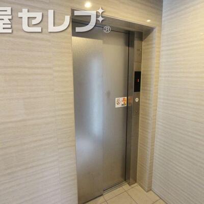 
						エレベーターで大荷物もラクラク。