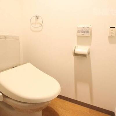 
						人感センサーつきのウォシュレット