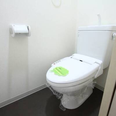 
						引戸が嬉しい個室トイレ