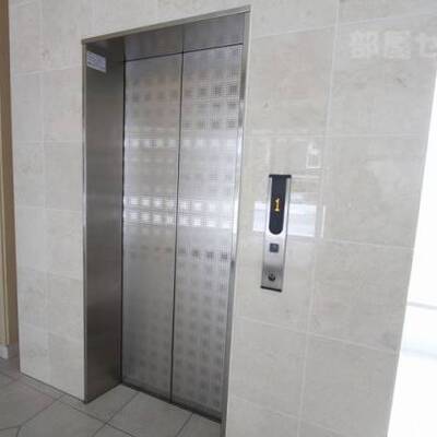 
						エレベーター付きです