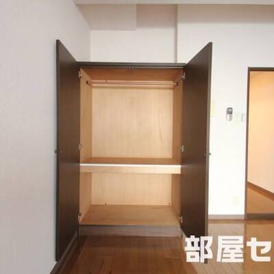 
						※202号室内装写真参照