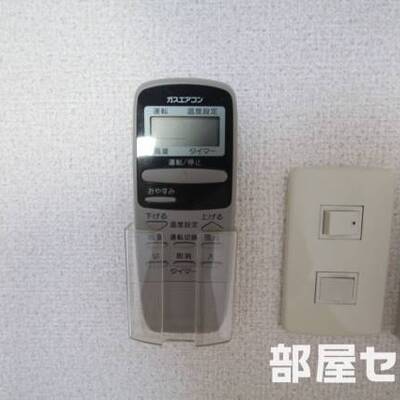 
						※202号室内装写真参照