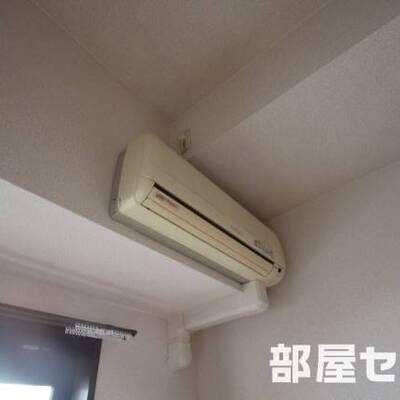 
						※202号室内装写真参照