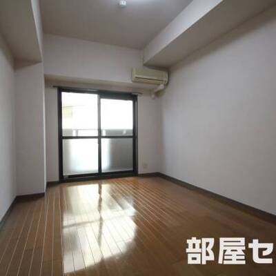 
						※202号室内装写真参照