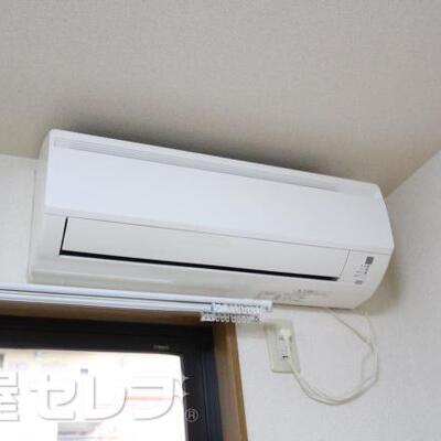 
						居室にエアコンが設置されています。