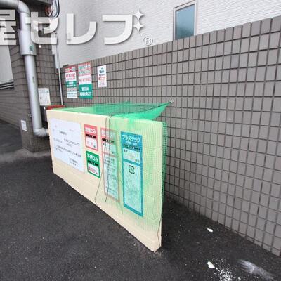 
						エレベーター。