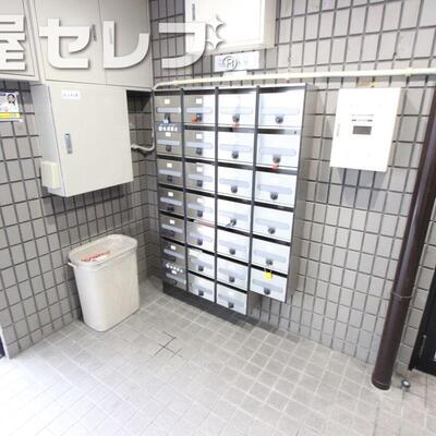 
						ダイヤル式ポスト。