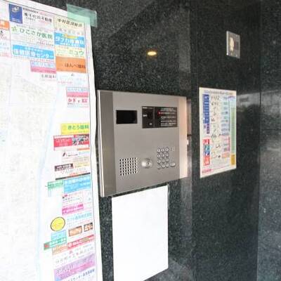 
						オートロックもついてます