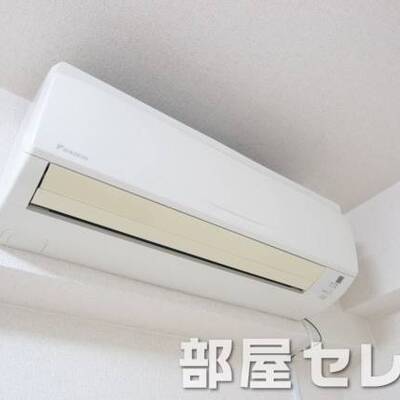 
						冷暖房エアコン。