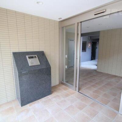 
						オートロックです。