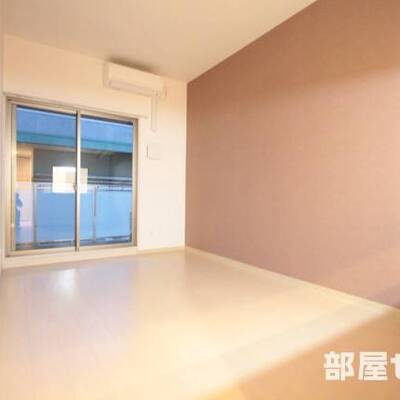 
						※反転タイプの部屋の写真を流用しています。