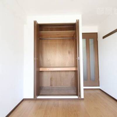 
						使い勝手の良い収納です