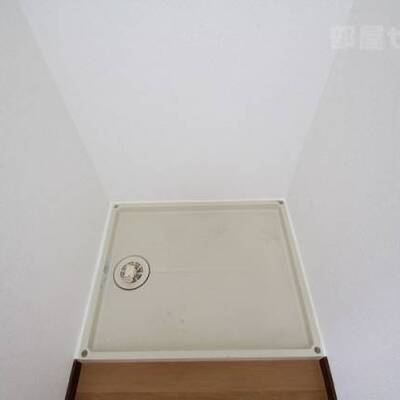 
						屋内洗濯機置き場です